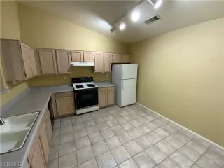 Photo #4: 2477805 Listing 