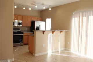 Photo #4: 2477826 Listing 