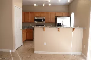 Photo #5: 2477826 Listing 