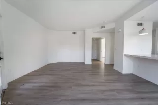 Photo #3: 2477860 Listing 