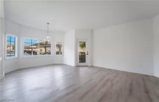 Photo #4: 2477860 Listing 