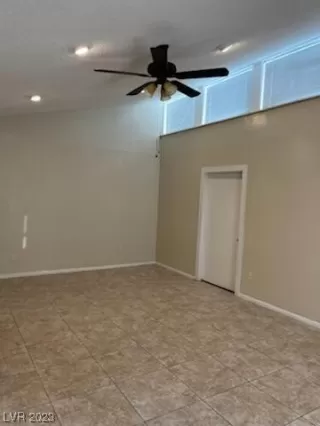 Photo #5: 2477885 Listing