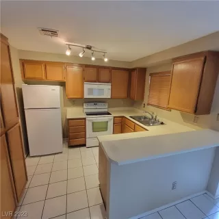 Photo #2: 2477892 Listing 