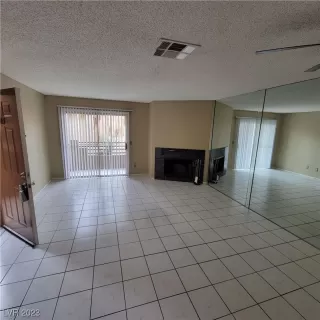 Photo #3: 2477892 Listing 