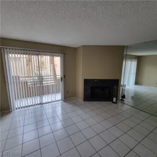 Photo #4: 2477892 Listing 