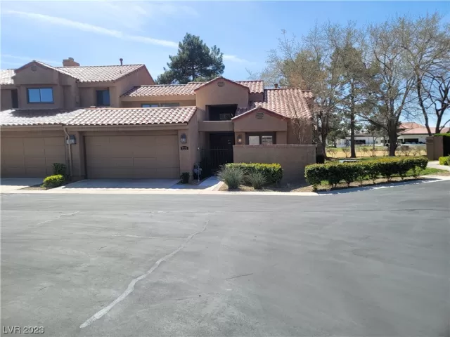 MLS: 2477941 Condo For Sale