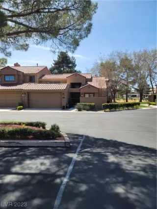 Photo #2: 2477941 Listing 