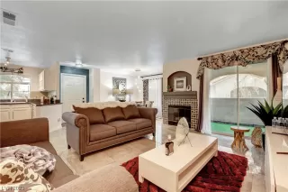 Photo #4: 2477967 Listing 