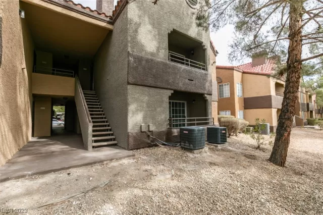 MLS: 2477970 Condo For Sale