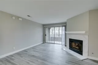 Photo #4: 2477970 Listing