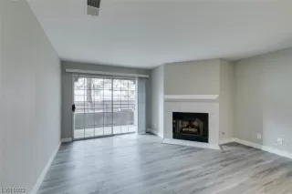 Photo #6: 2477970 Listing