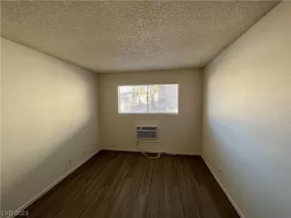 Photo #4: 2477986 Listing 