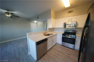 Photo #5: 2478020 Listing 