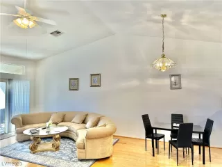 Photo #2: 2478049 Listing 