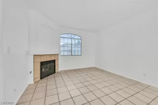 Photo #3: 2478050 Listing