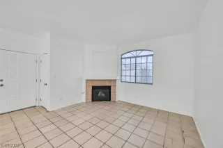 Photo #4: 2478050 Listing