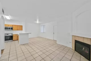 Photo #6: 2478050 Listing