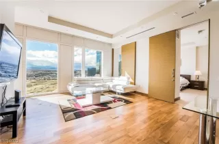 Photo #5: 2478057 Listing 