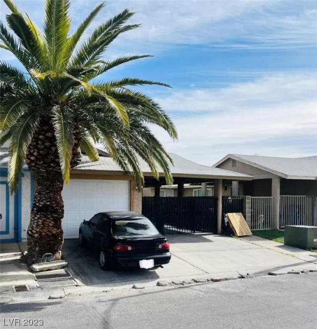 MLS: 2478093 Condo For Sale