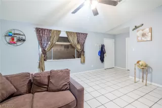 Photo #2: 2478093 Listing 