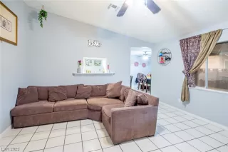 Photo #4: 2478093 Listing 