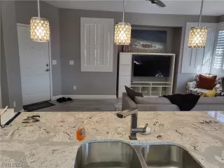 Photo #2: 2478094 Listing 