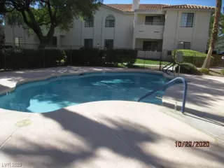 Photo #3: 2478107 Listing 
