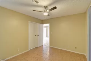 Photo #5: 2478108 Listing 