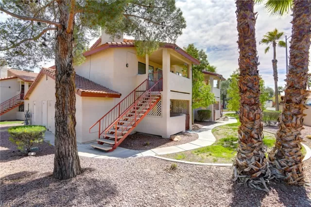 MLS: 2478116 Condo For Sale