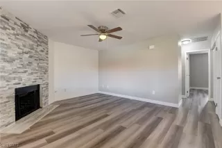 Photo #3: 2478116 Listing 