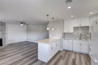 Photo #5: 2478116 Listing 