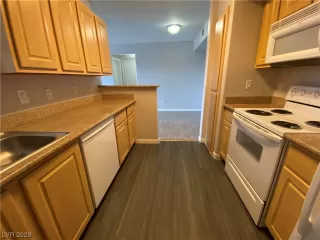 Photo #2: 2478119 Listing