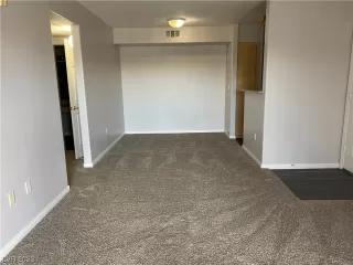 Photo #6: 2478119 Listing