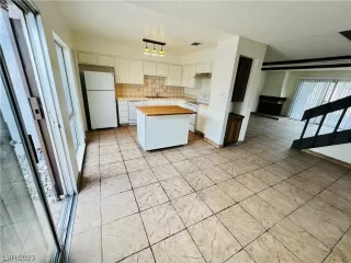 Photo #5: 2478160 Listing 