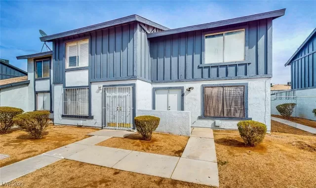 MLS: 2478200 Condo For Sale