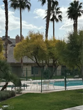 Photo #1: 2478207 Listing 