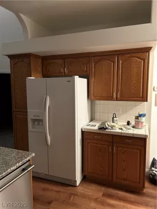 Photo #6: 2478207 Listing 