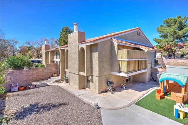 MLS: 2478210 Condo For Sale