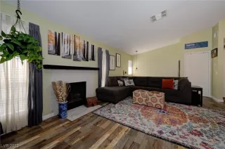 Photo #5: 2478210 Listing 