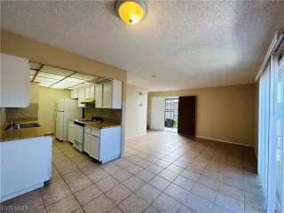 Photo #5: 2478219 Listing 