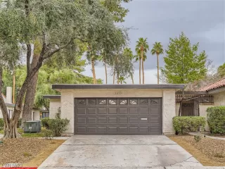 Photo #3: 2478225 Listing