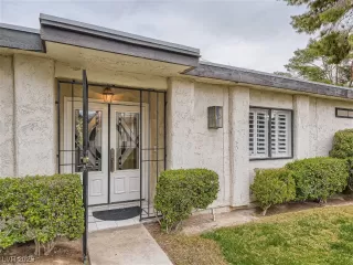 Photo #4: 2478225 Listing