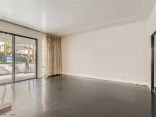 Photo #6: 2478225 Listing