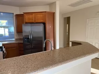 Photo #6: 2478292 Listing 