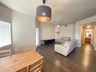 Photo #4: 2478350 Listing