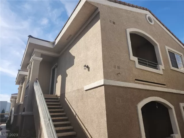 MLS: 2478357 Condo For Sale