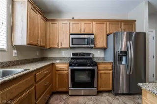 Photo #2: 2478387 Listing