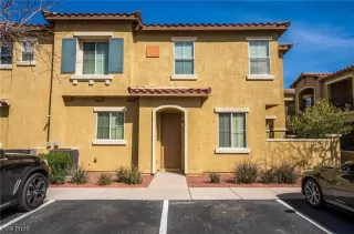 Photo #3: 2478387 Listing