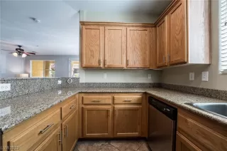 Photo #4: 2478387 Listing