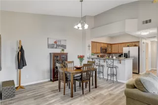 Photo #2: 2478407 Listing